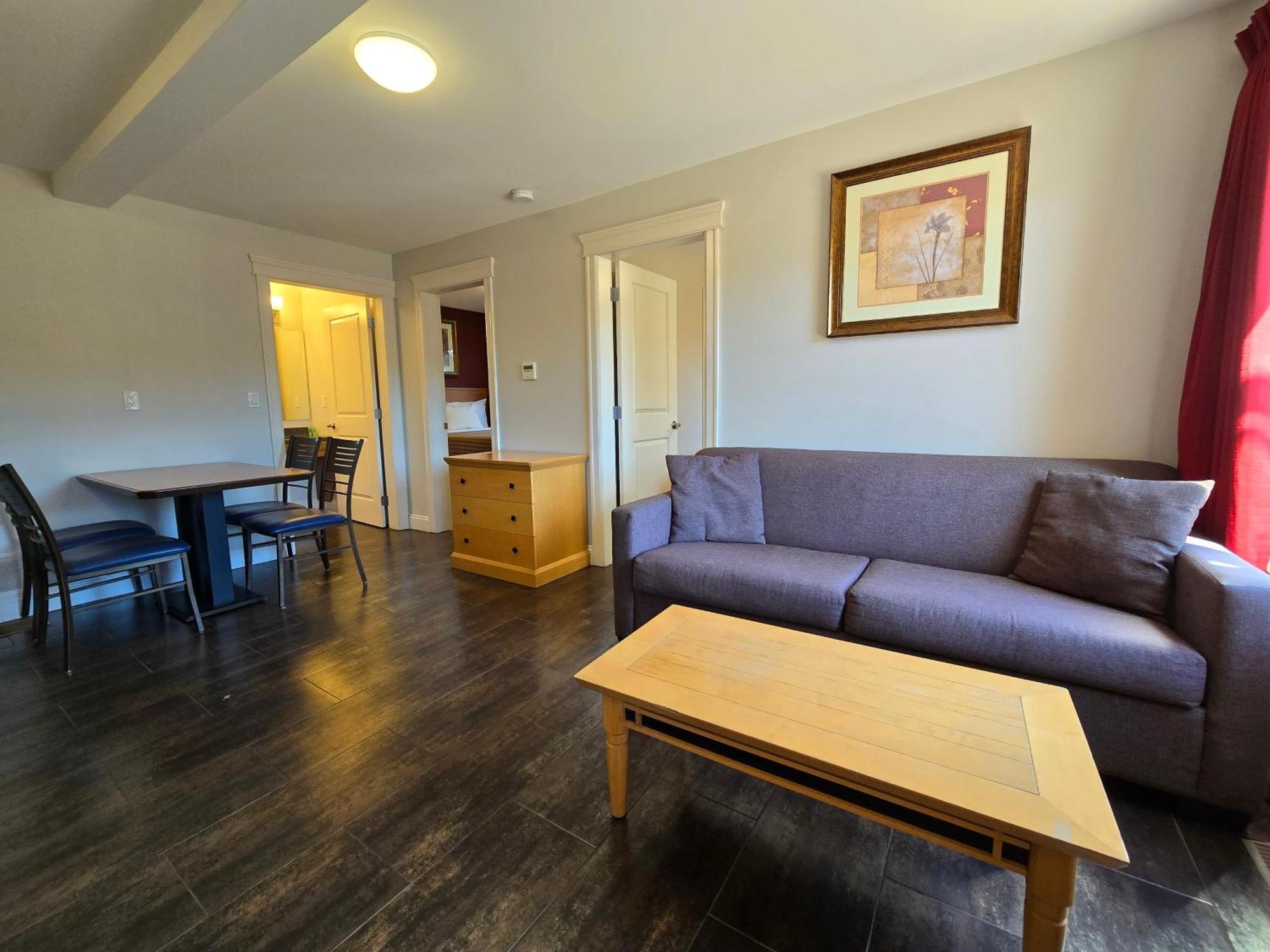 Sahara Courtyard Inn & Suites Osoyoos Exteriör bild